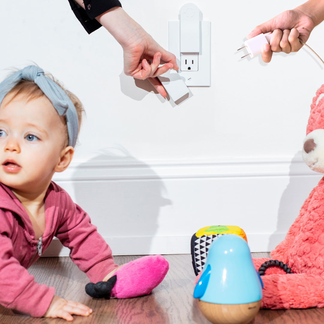 SHUT YOUR FACE - Self-Closing Outlet Cover (2-SCREW Decora Outlets)